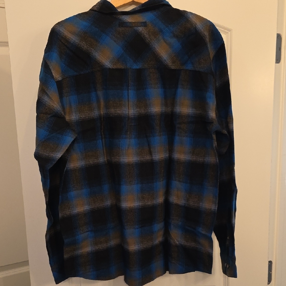 Legendary Whitetails Blue Black Brown Plaid Button-Down Shirt - Picture 2 of 3